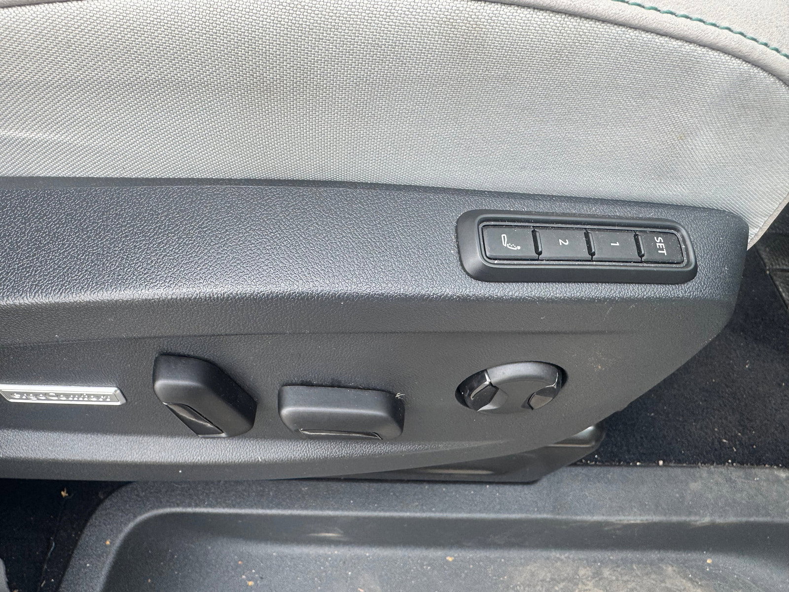 Volkswagen ID. Buzz Pro 77kWh 1ST Edition MPV 5dr Electric Auto (204 ps) 5dr Automatic 2023
