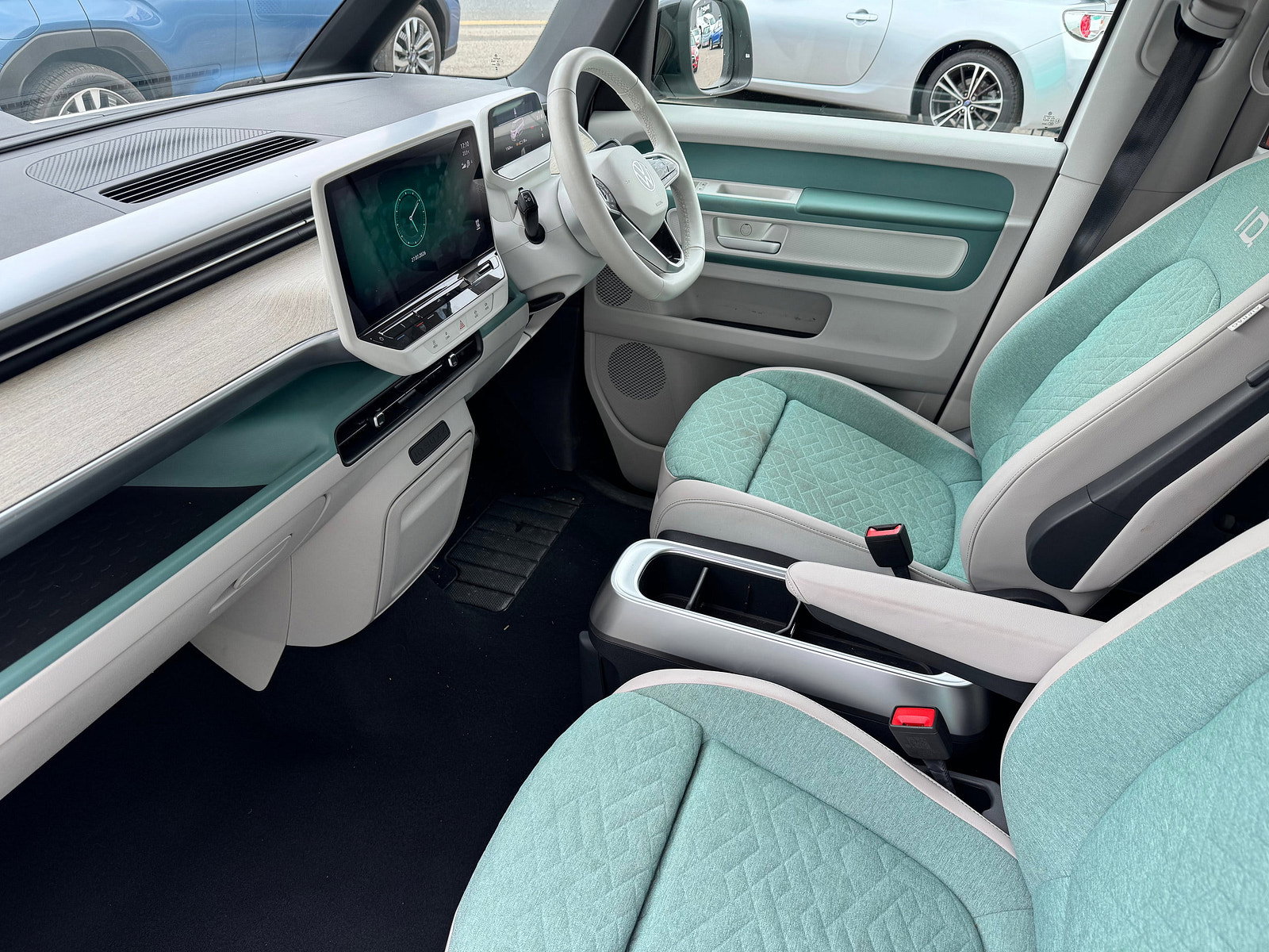Volkswagen ID. Buzz Pro 77kWh 1ST Edition MPV 5dr Electric Auto (204 ps) 5dr Automatic 2023