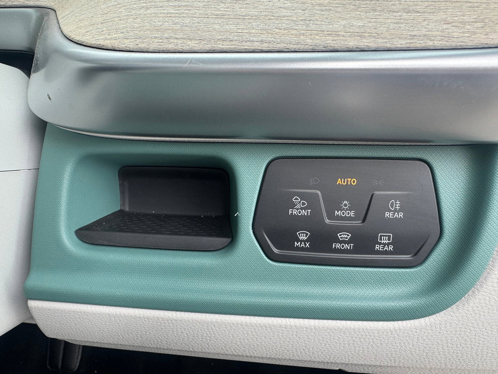 Volkswagen ID. Buzz Pro 77kWh 1ST Edition MPV 5dr Electric Auto (204 ps) 5dr Automatic 2023