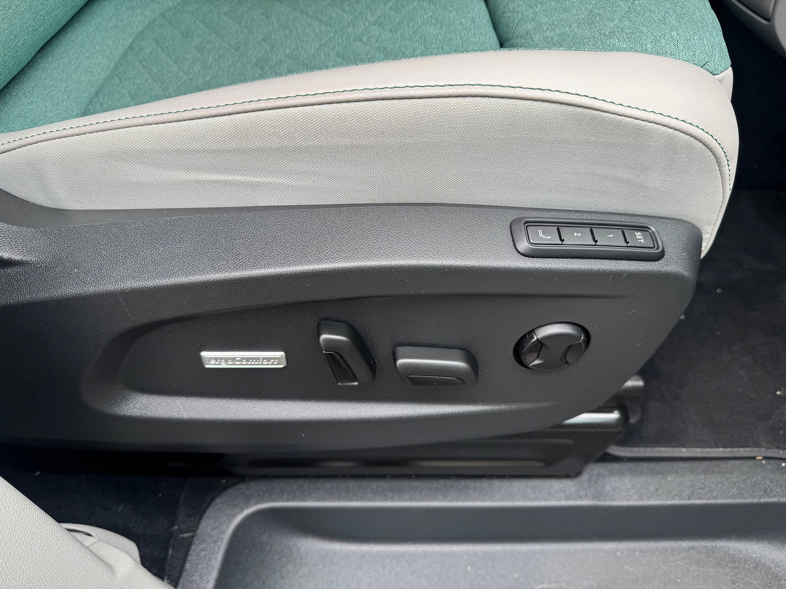 Volkswagen ID. Buzz Pro 77kWh 1ST Edition MPV 5dr Electric Auto (204 ps) 5dr Automatic 2023