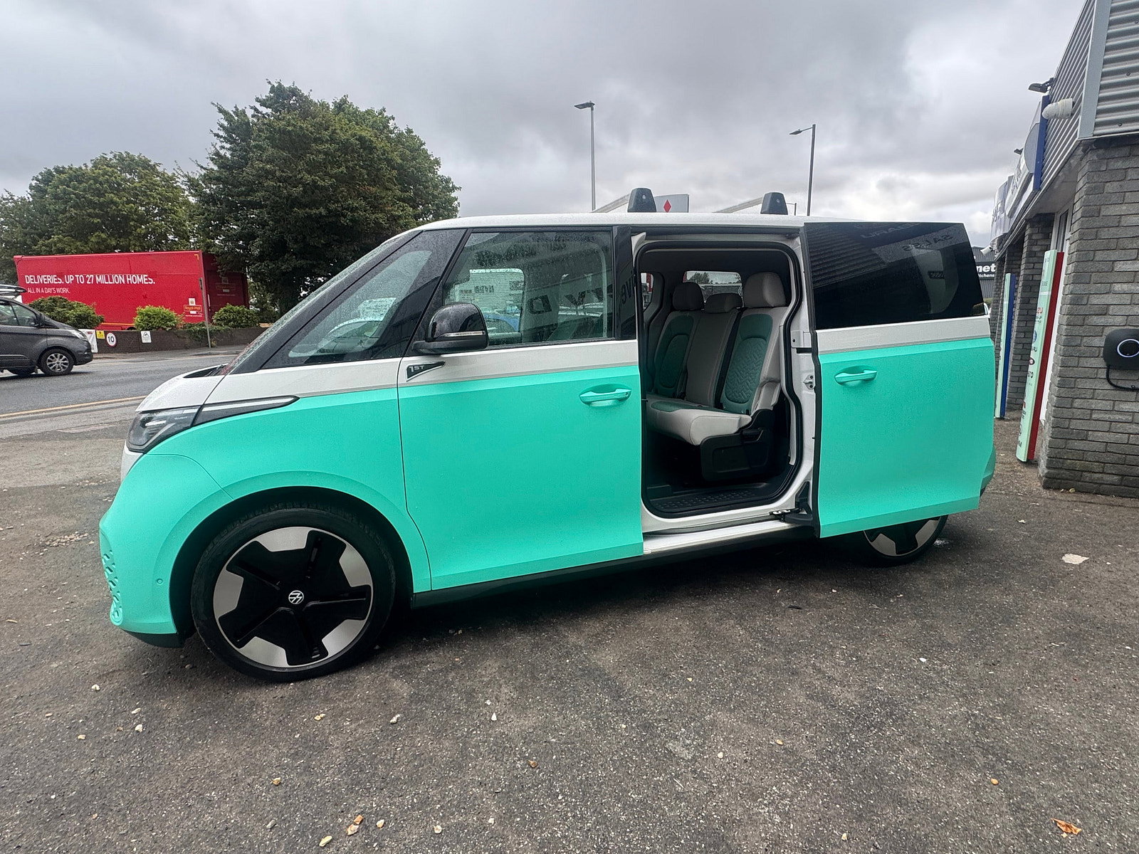 Volkswagen ID. Buzz Pro 77kWh 1ST Edition MPV 5dr Electric Auto (204 ps) 5dr Automatic 2023