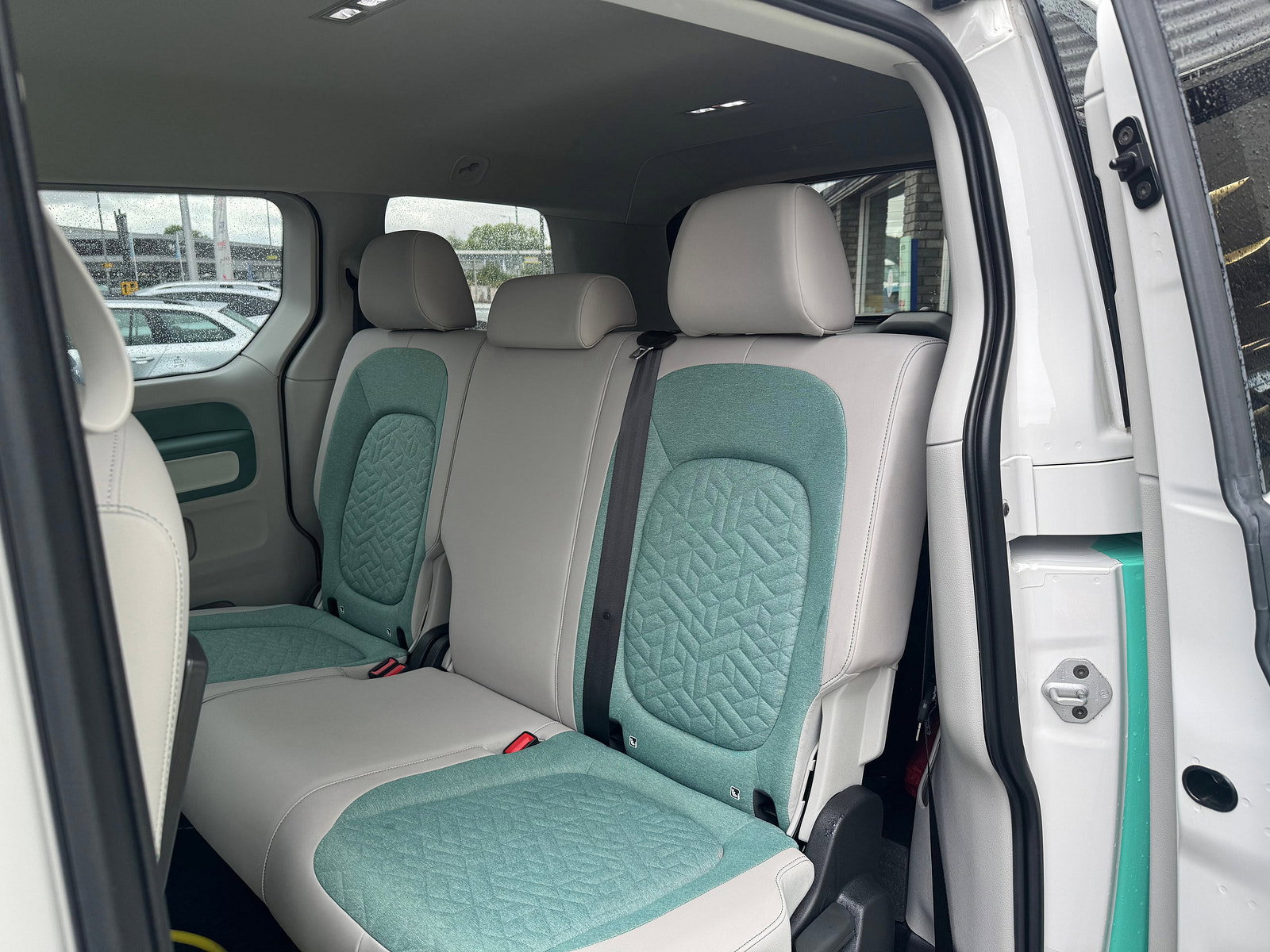 Volkswagen ID. Buzz Pro 77kWh 1ST Edition MPV 5dr Electric Auto (204 ps) 5dr Automatic 2023