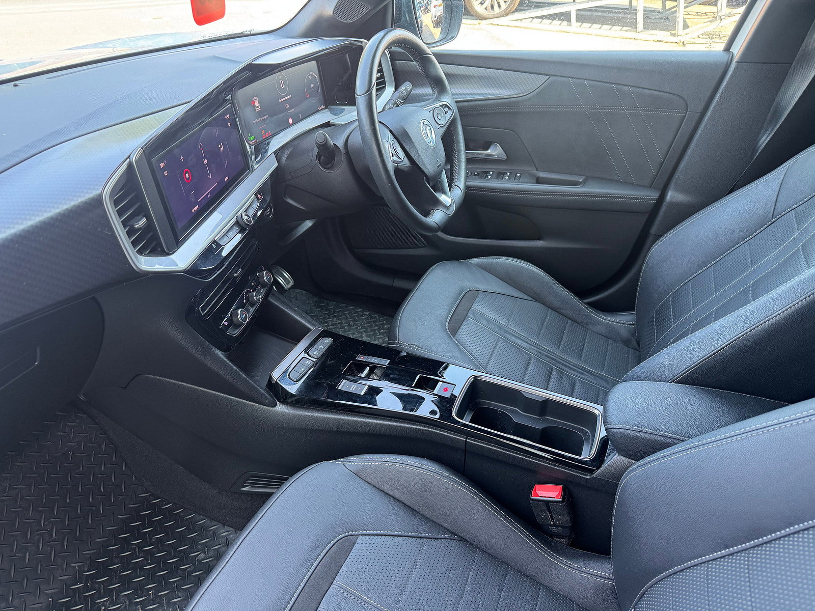 Vauxhall Mokka electric 50kWh Launch Edition SUV 5dr Electric Auto (136 ps) 5dr Automatic 2021