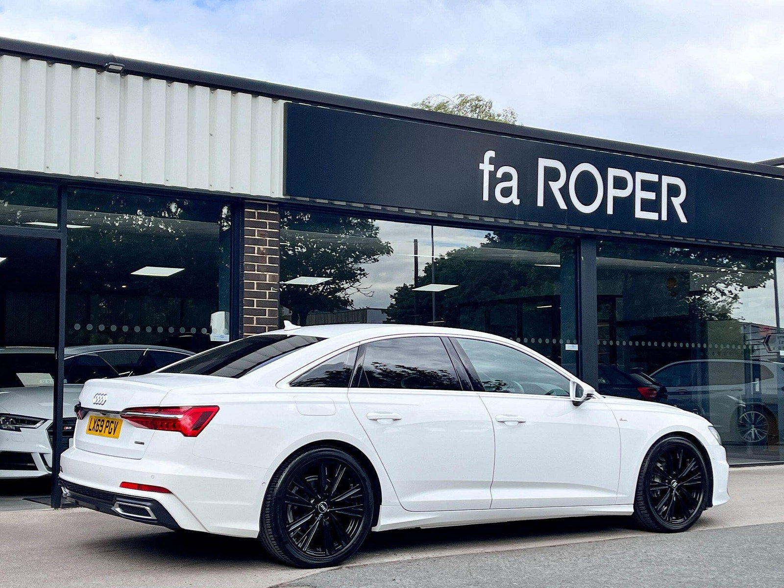 Audi A6 Saloon 2.0 TDI 40 S Line quattro S tronic 204ps 4dr Automatic 2019
