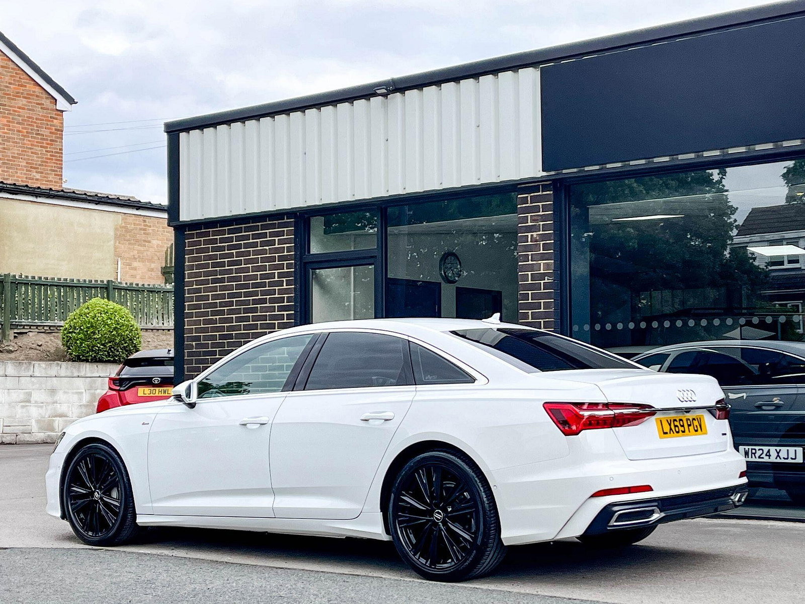 Audi A6 Saloon 2.0 TDI 40 S Line quattro S tronic 204ps 4dr Automatic 2019