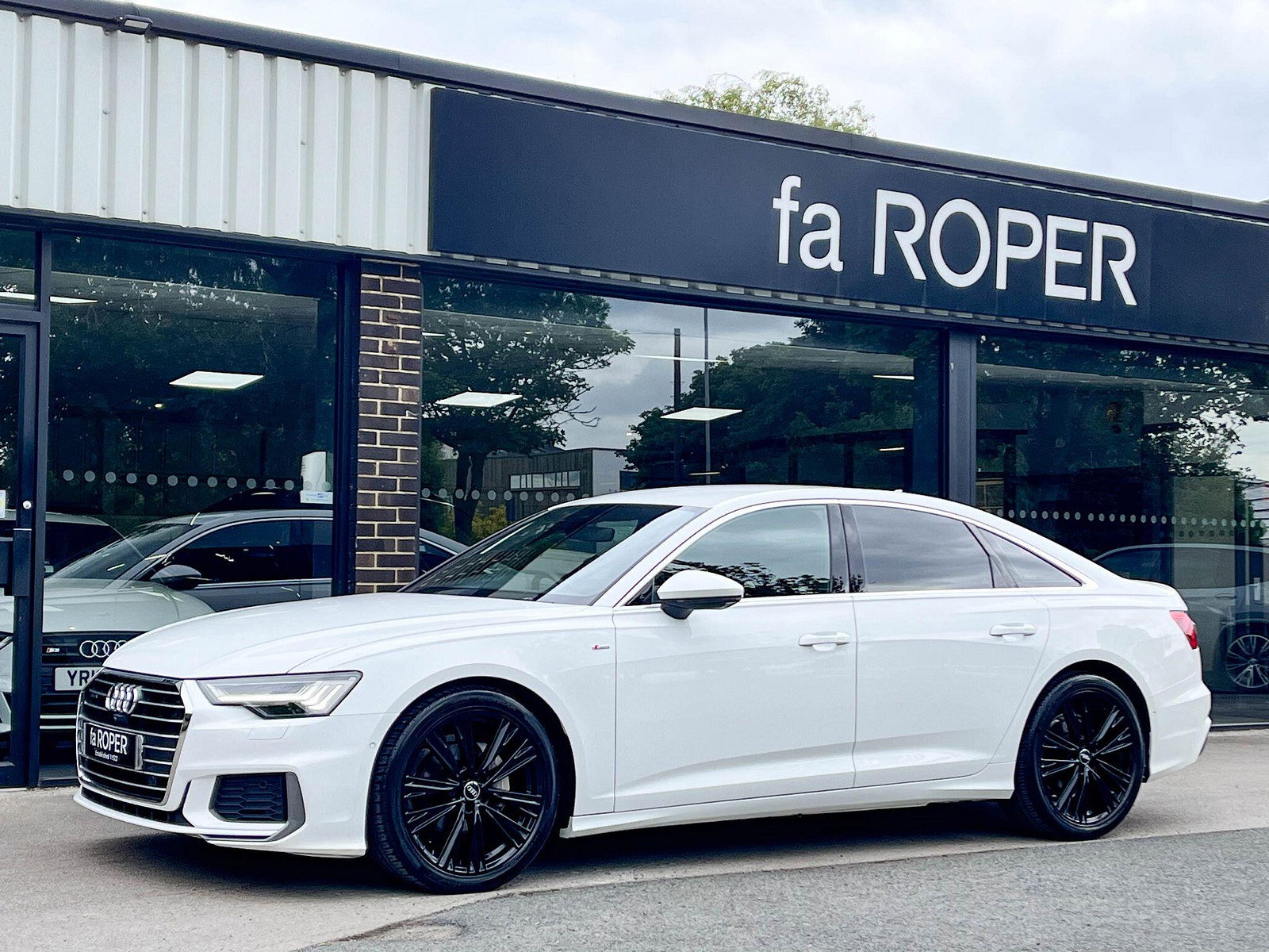 Audi A6 Saloon 2.0 TDI 40 S line Saloon 4dr Diesel S Tronic quattro Euro 6 (s/s) (204 ps) 4dr Automatic 2019