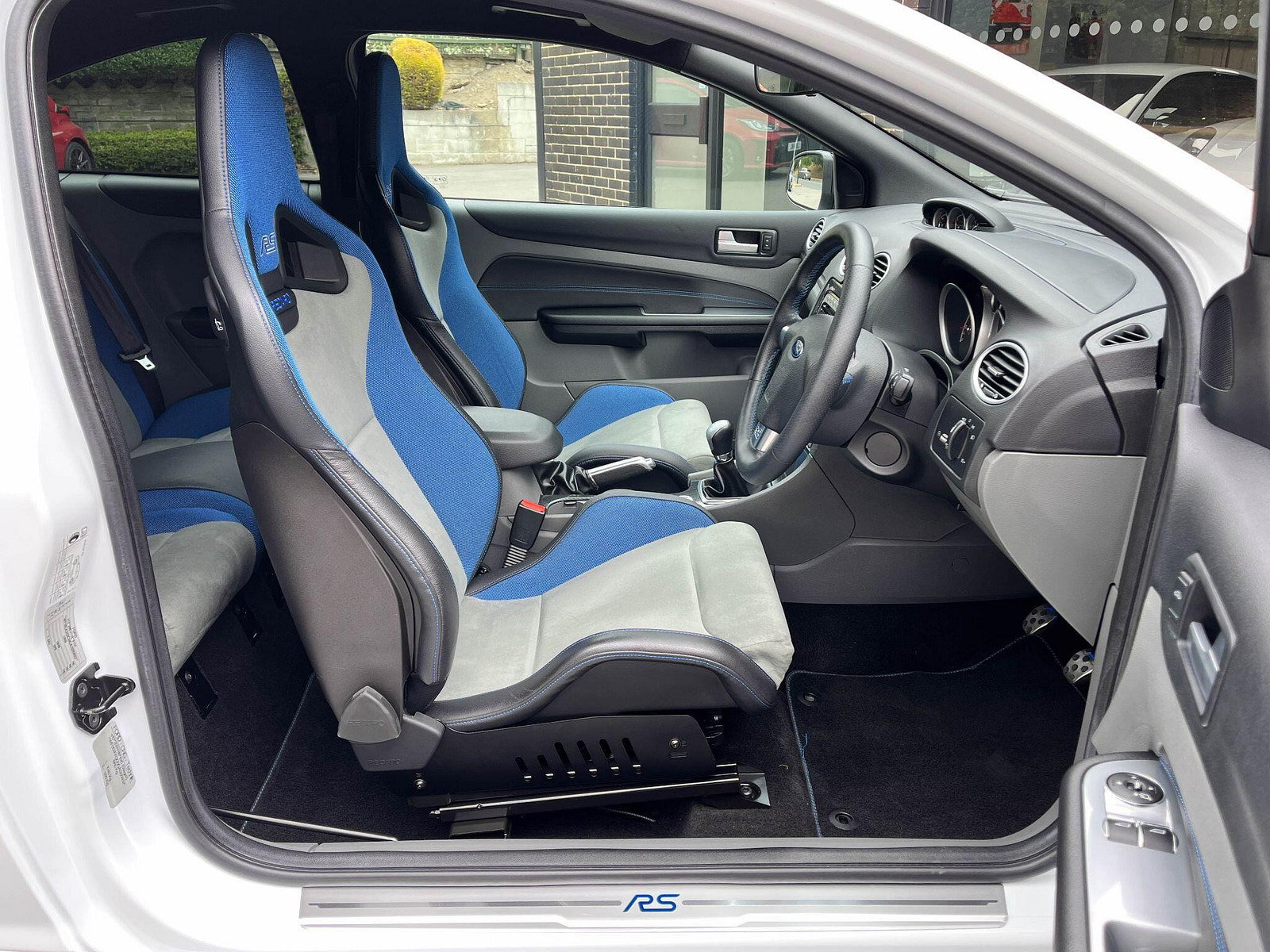 Ford Focus 2.5 RS 3dr 3dr Manual 2010