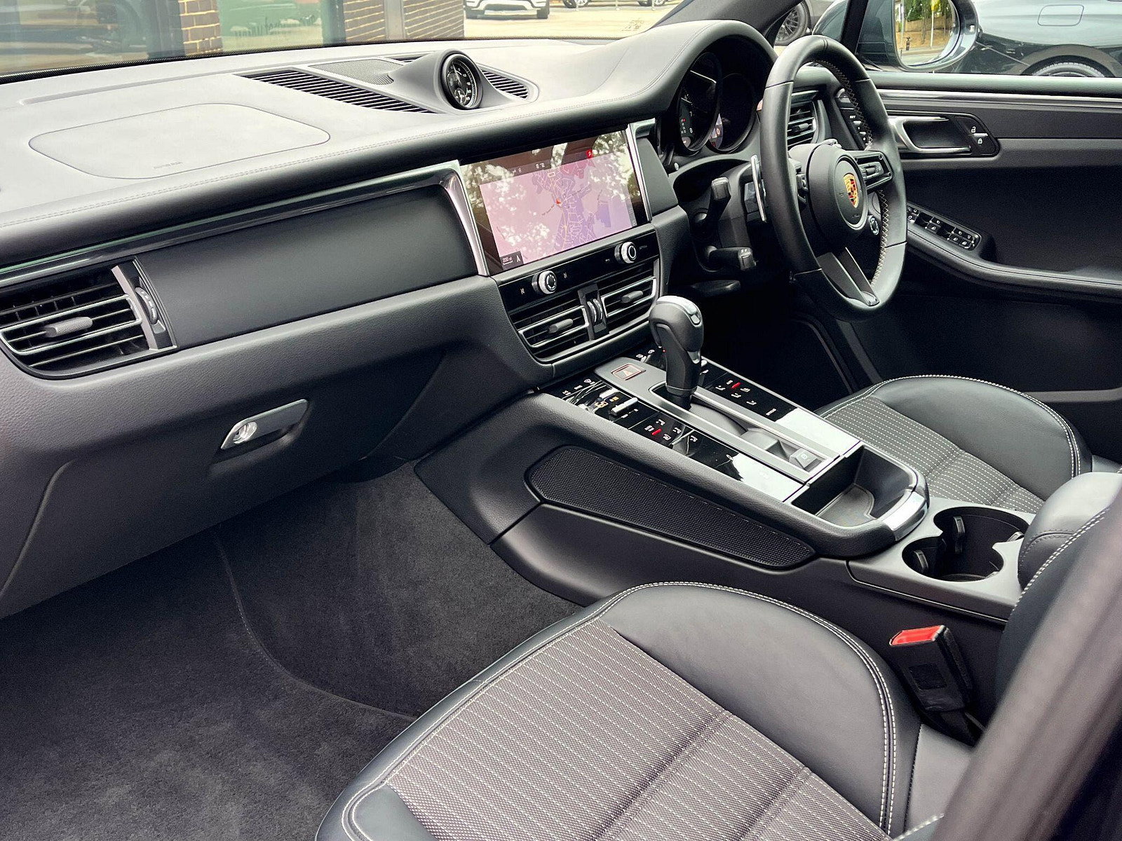 Porsche Macan 2.0T 'T' PDK 265ps 5dr Automatic 2024