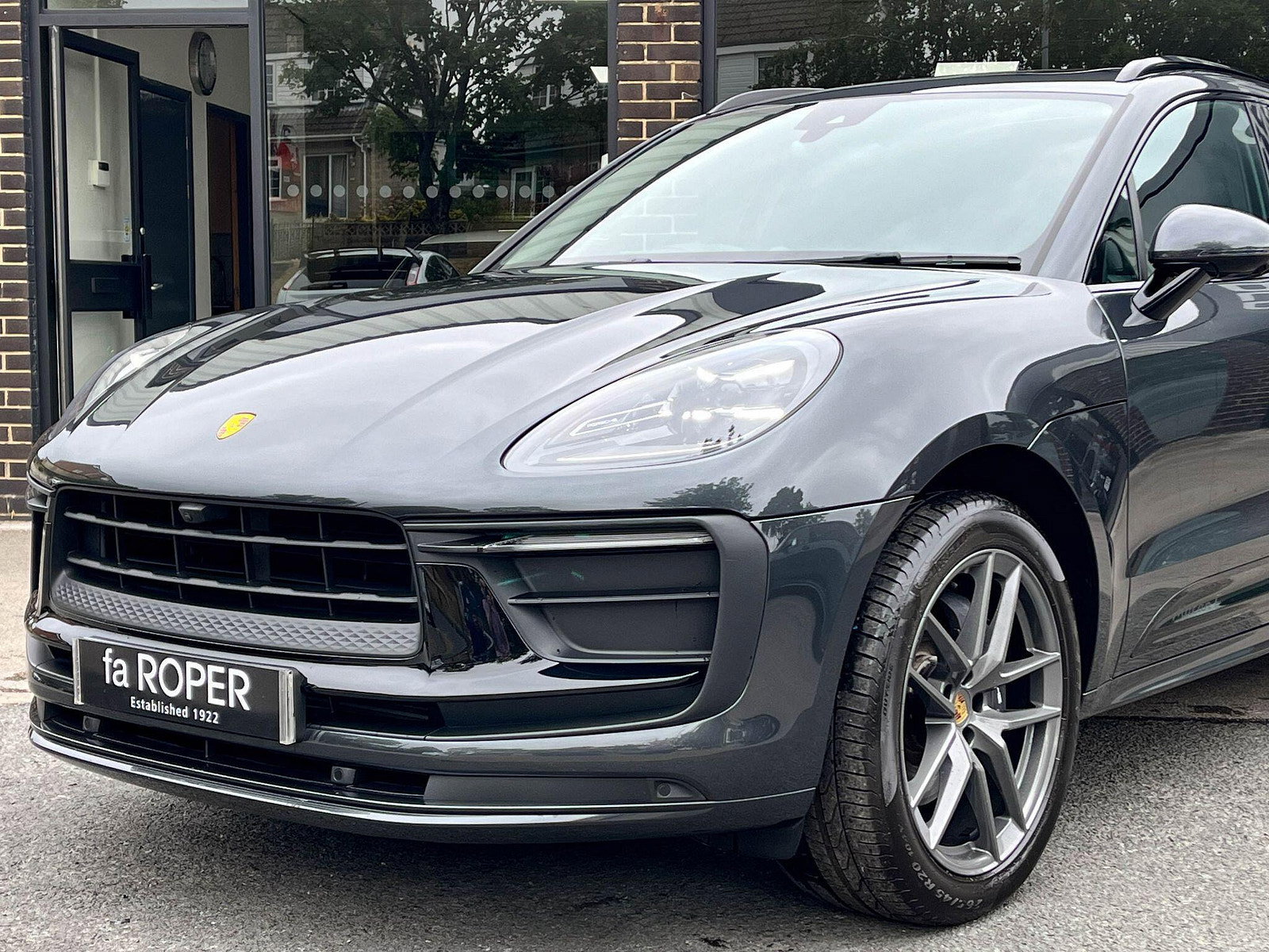 Porsche Macan 2.0T 'T' PDK 265ps 5dr Automatic 2024