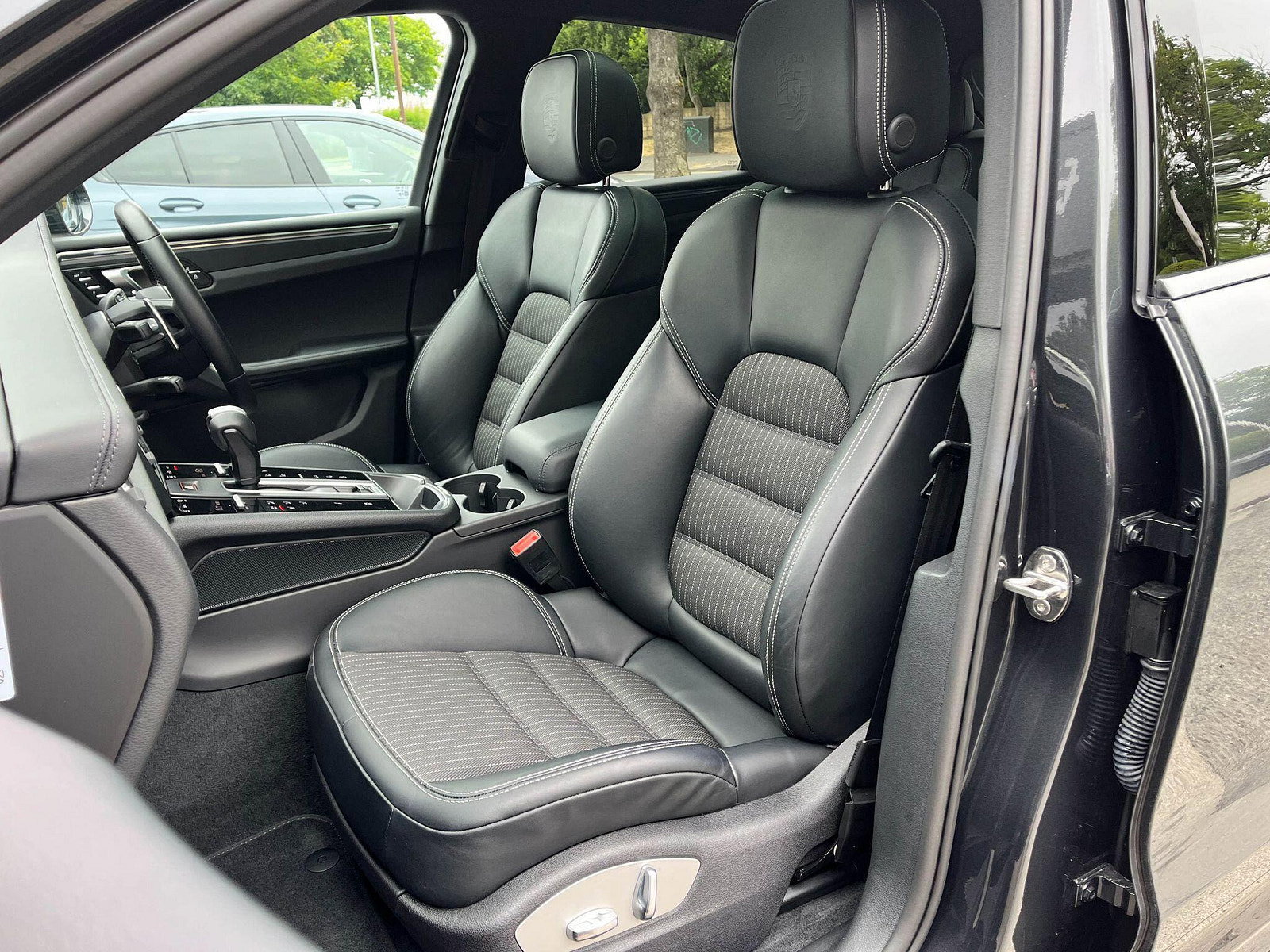 Porsche Macan 2.0T 'T' PDK 265ps 5dr Automatic 2024