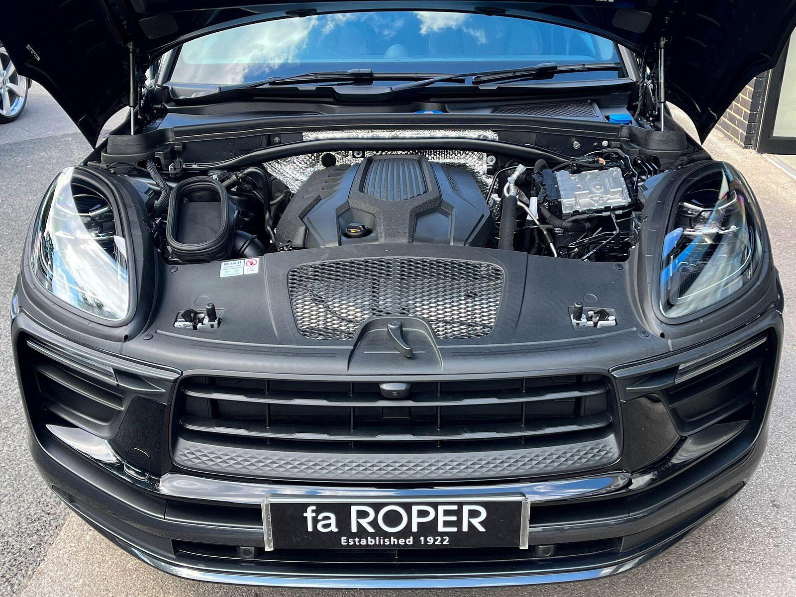 Porsche Macan 2.0T 'T' PDK 265ps 5dr Automatic 2024