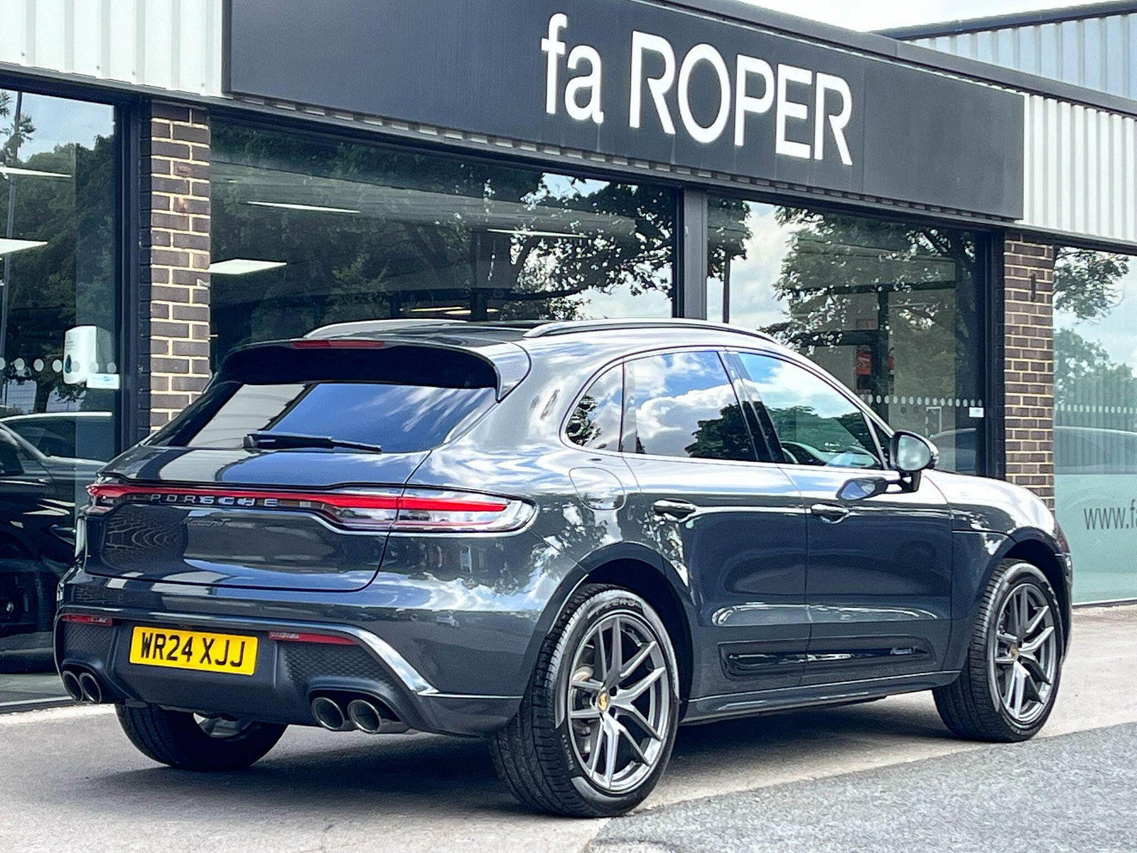 Porsche Macan 2.0T 'T' PDK 265ps 5dr Automatic 2024