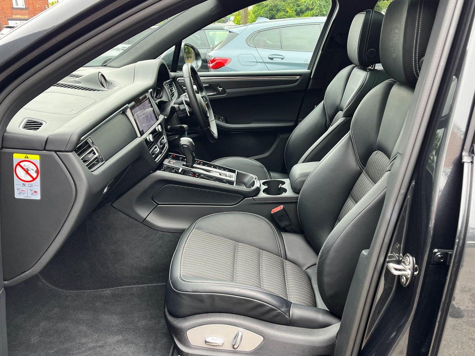 Porsche Macan 2.0T 'T' PDK 265ps 5dr Automatic 2024