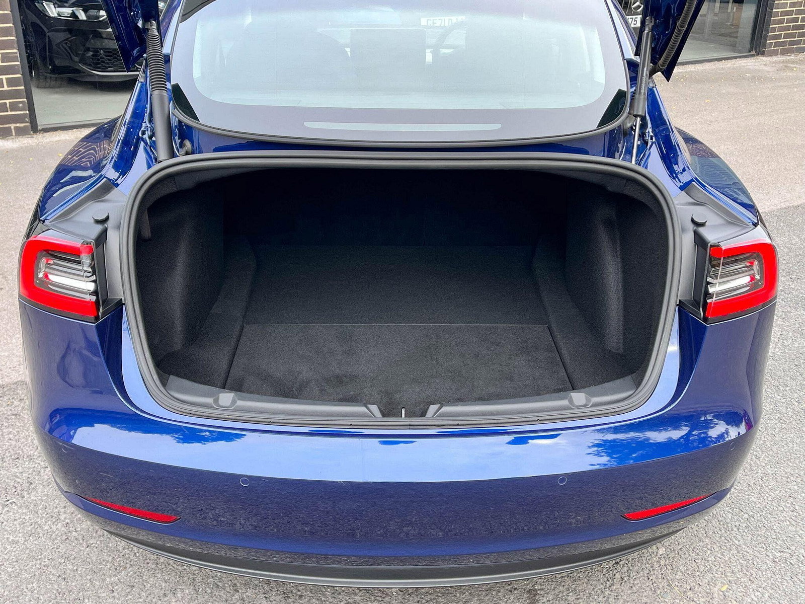 Tesla Model 3 (Dual Motor) Long Range Auto 4WDE 4dr 4dr Automatic 2021