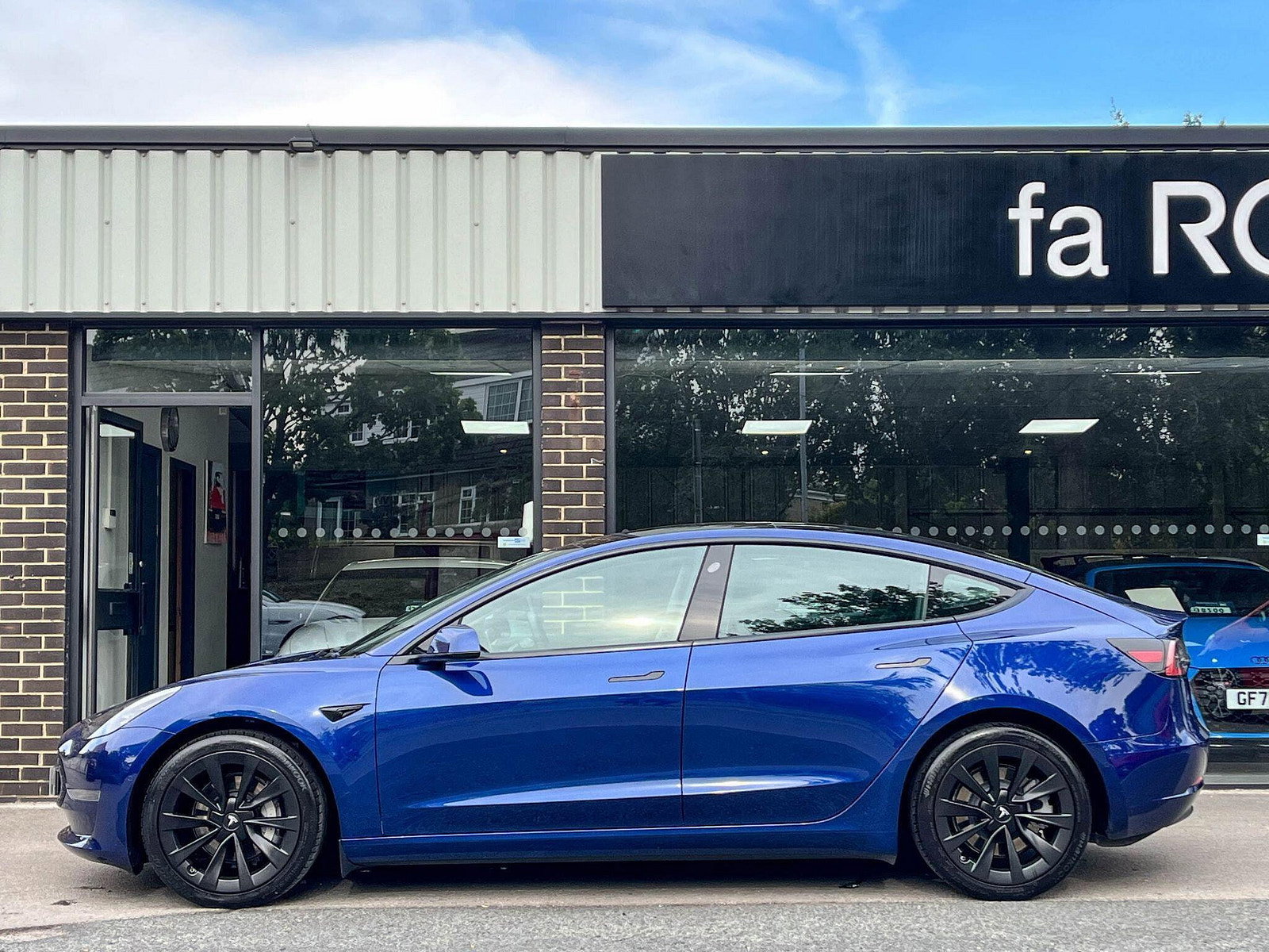 Tesla Model 3 (Dual Motor) Long Range Auto 4WDE 4dr 4dr Automatic 2021