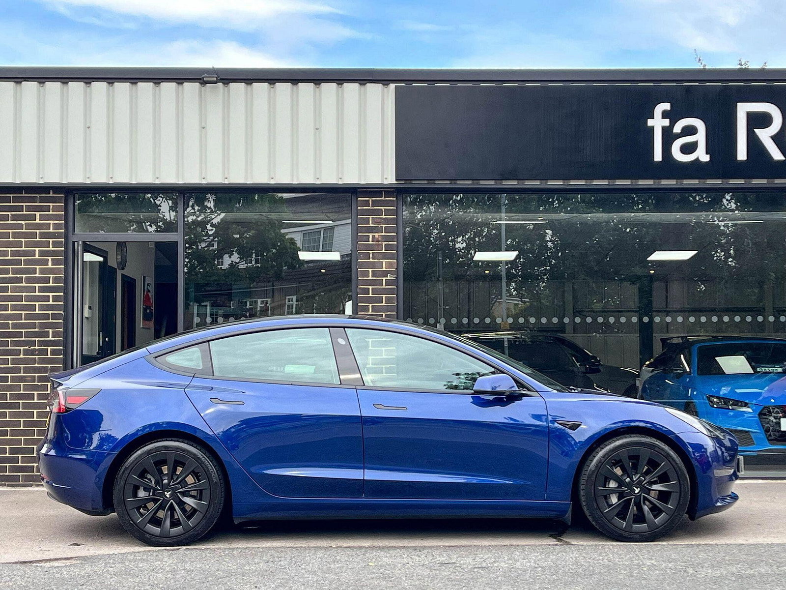 Tesla Model 3 (Dual Motor) Long Range Auto 4WDE 4dr 4dr Automatic 2021