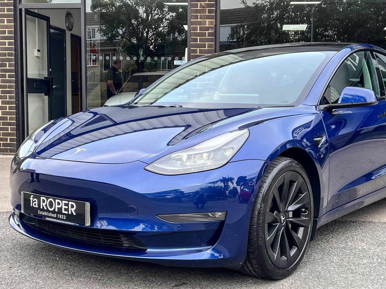 Tesla Model 3 (Dual Motor) Long Range Auto 4WDE 4dr 4dr Automatic 2021