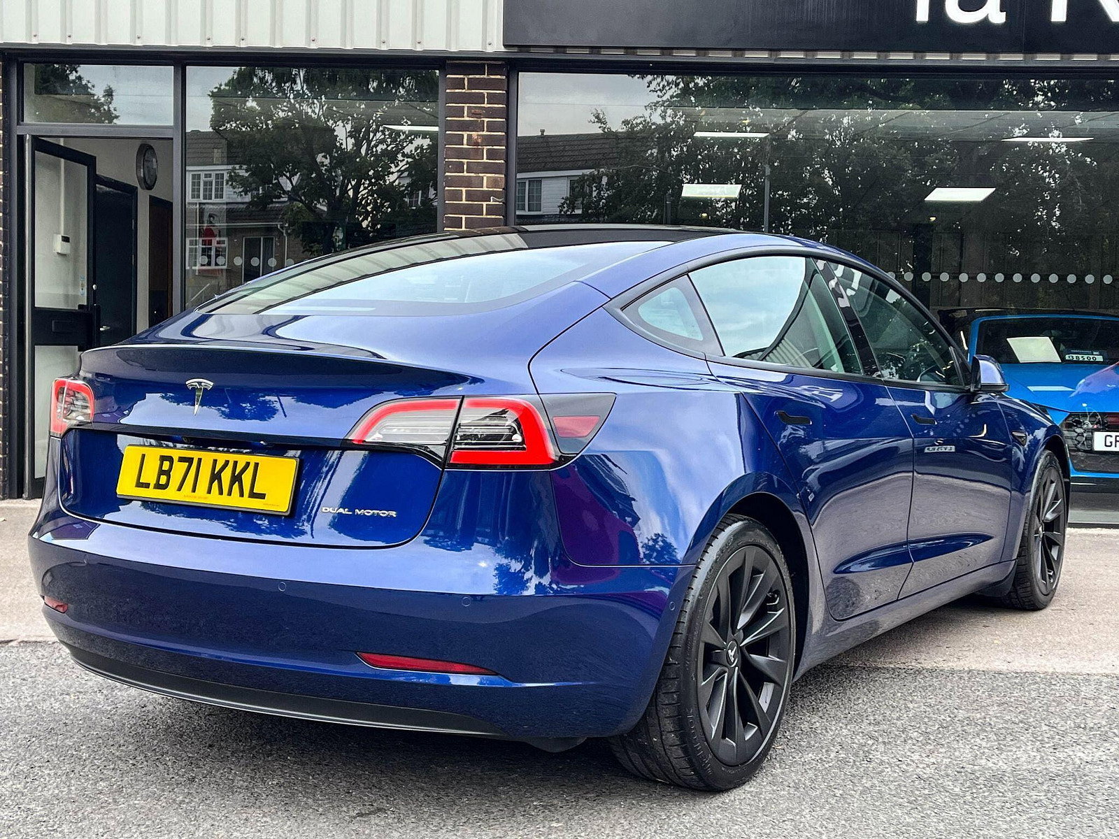 Tesla Model 3 (Dual Motor) Long Range Auto 4WDE 4dr 4dr Automatic 2021