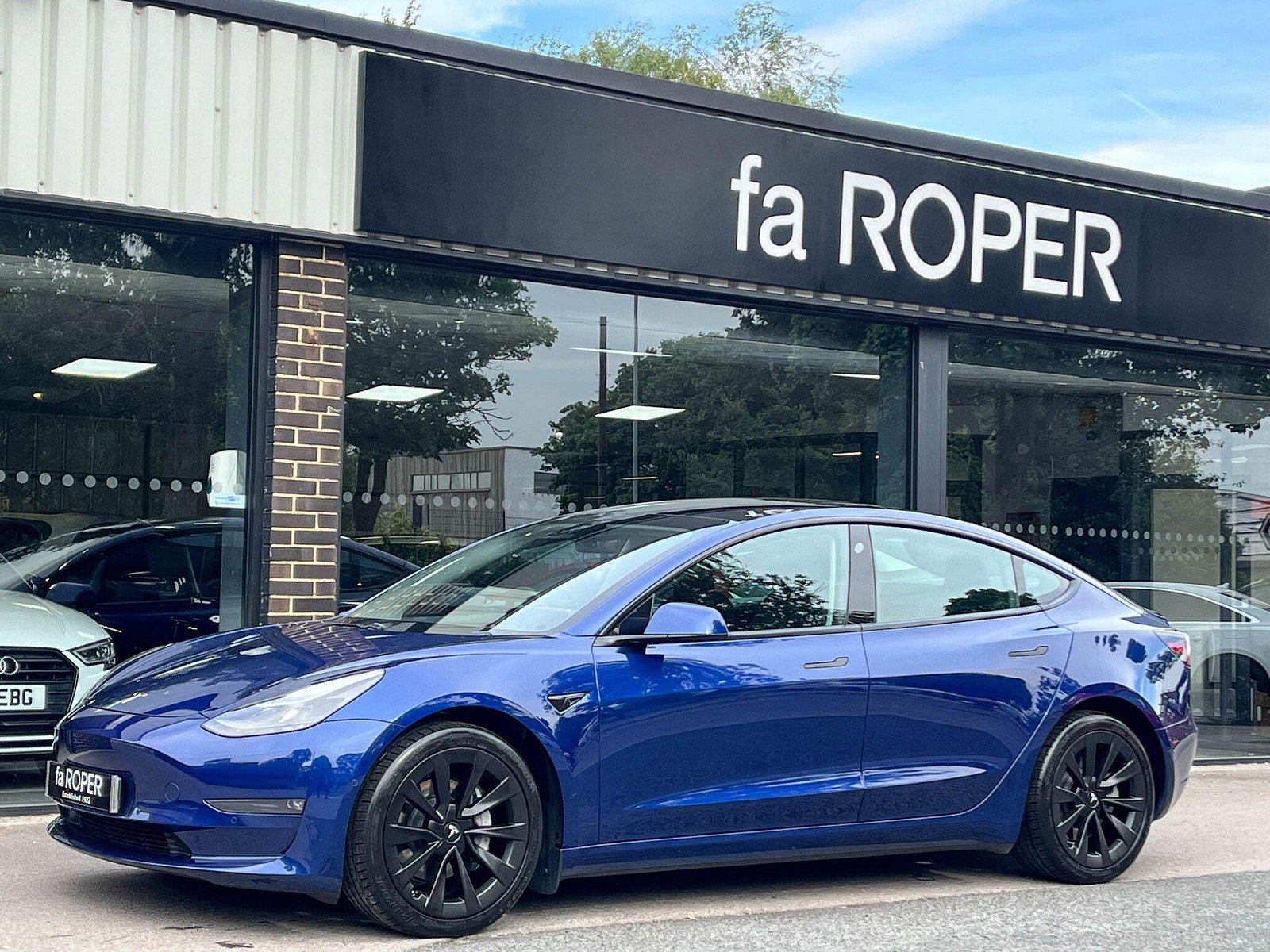 Tesla Model 3 (Dual Motor) Long Range Auto 4WDE 4dr 4dr Automatic 2021