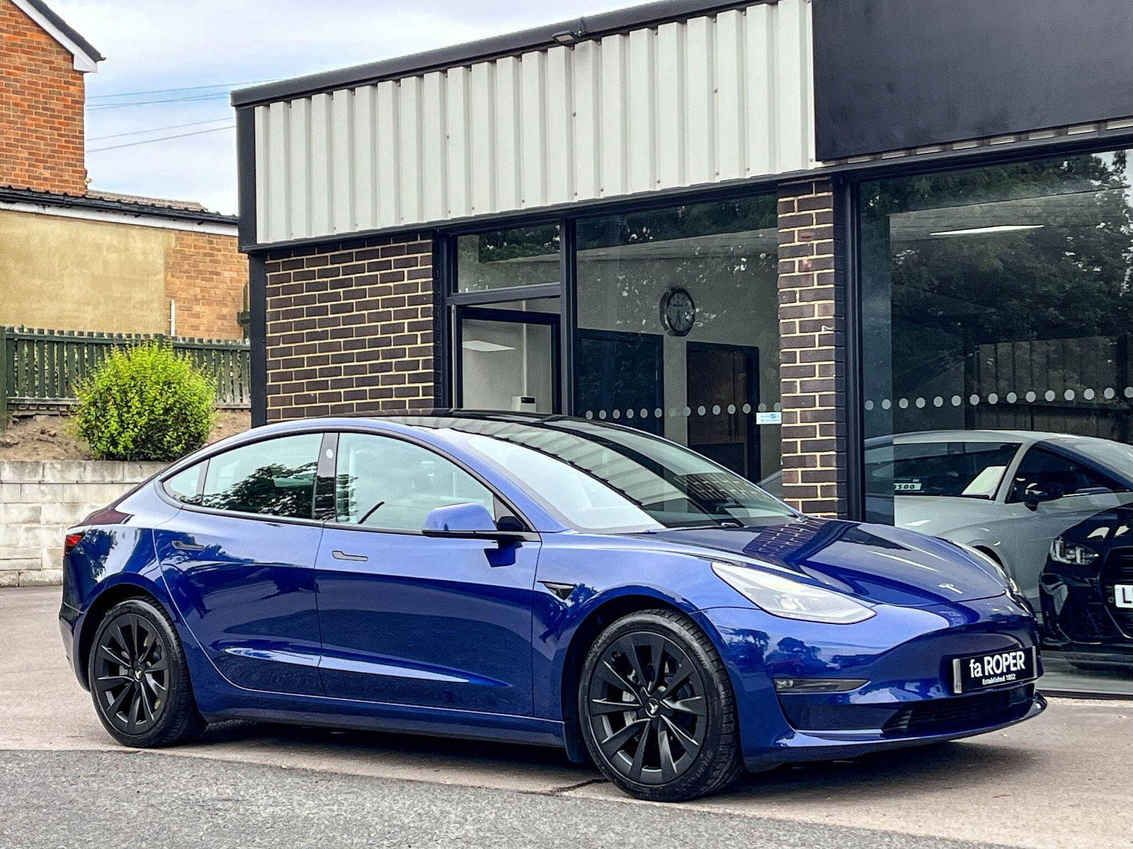 Tesla Model 3 (Dual Motor) Long Range Auto 4WDE 4dr 4dr Automatic 2021
