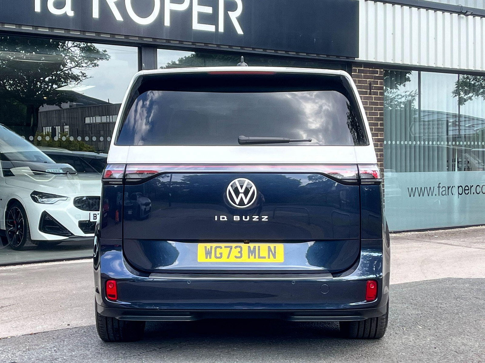 Volkswagen ID. Buzz Pro 77kWh Style Auto 5dr 5dr Automatic 2023