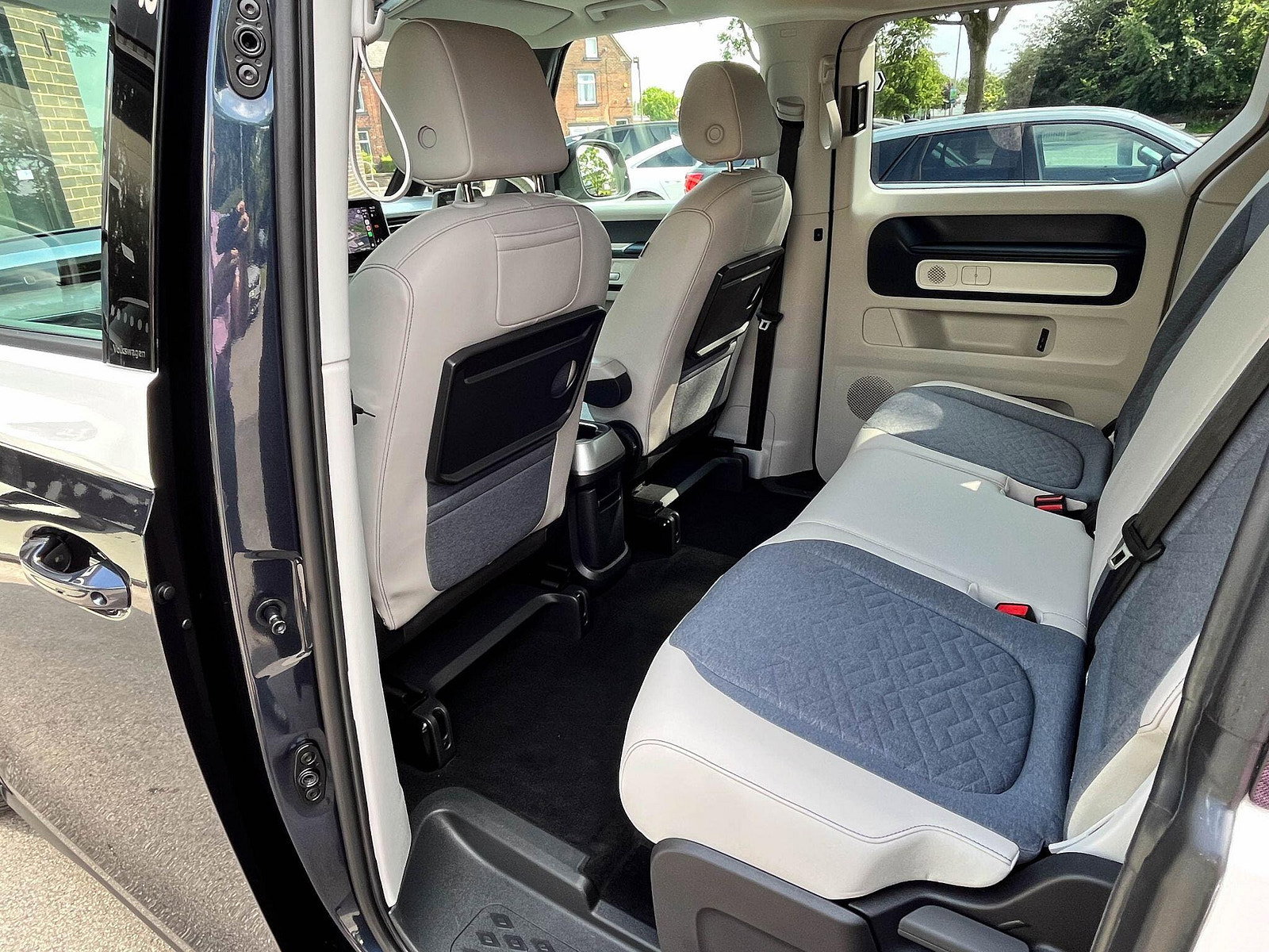 Volkswagen ID. Buzz Pro 77kWh Style Auto 5dr 5dr Automatic 2023
