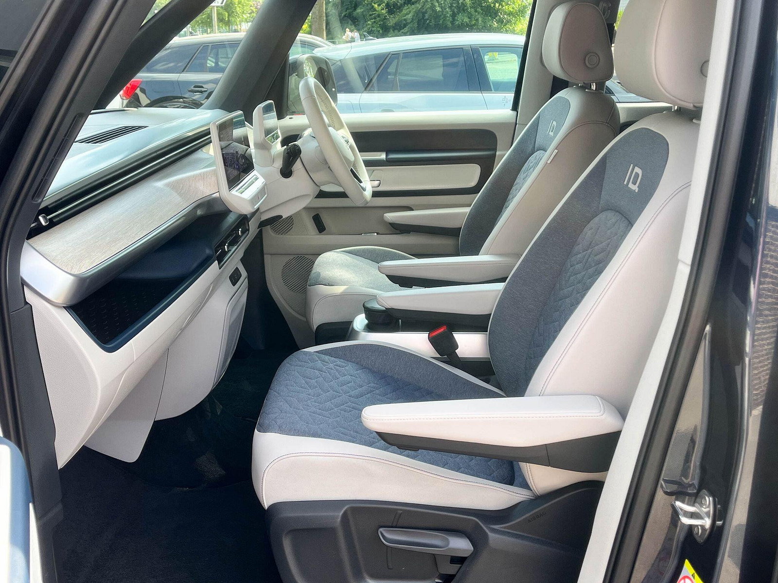 Volkswagen ID. Buzz Pro 77kWh Style Auto 5dr 5dr Automatic 2023