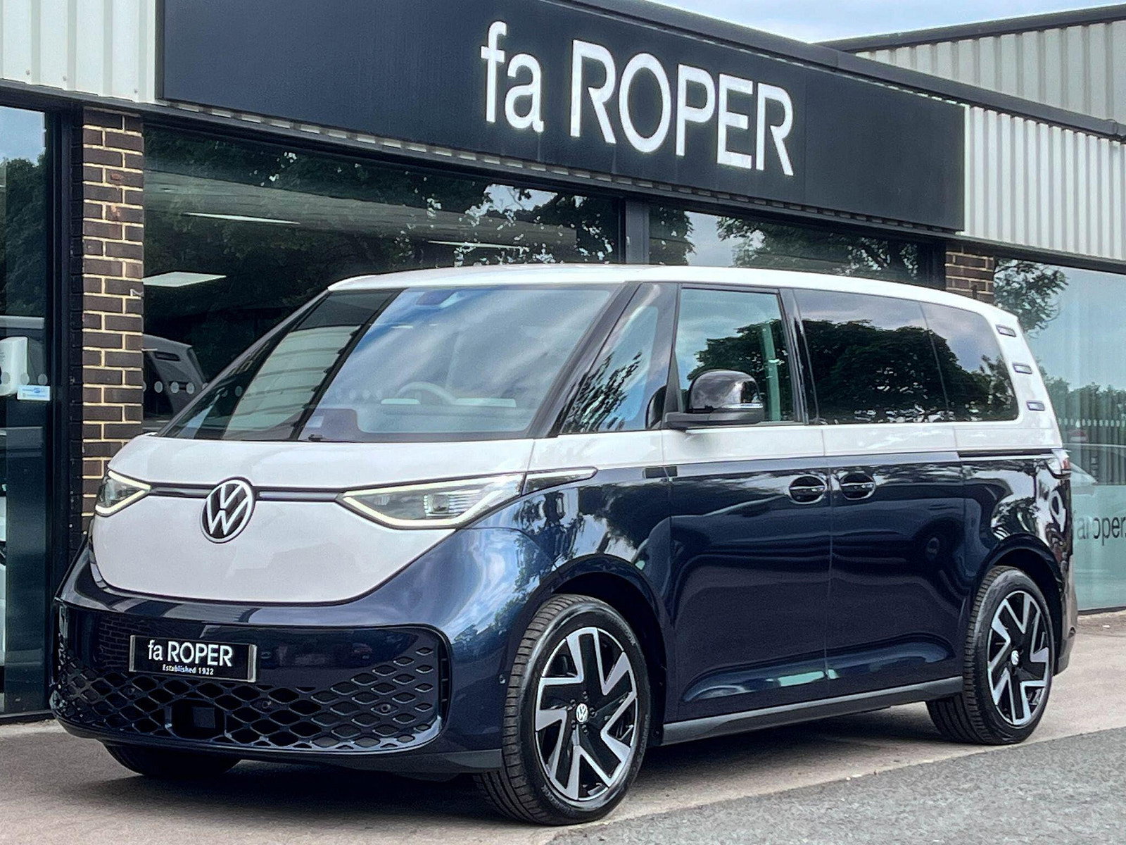 Volkswagen ID. Buzz Pro 77kWh Style Auto 5dr 5dr Automatic 2023
