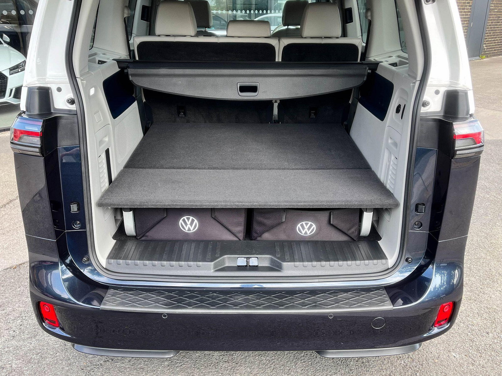 Volkswagen ID. Buzz Pro 77kWh Style Auto 5dr 5dr Automatic 2023