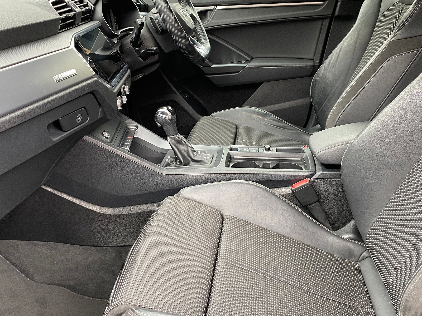 Audi Q3 1.5 TFSI CoD 35 S line SUV 5dr Petrol S Tronic Euro 6 (s/s) (150 ps) 5dr Automatic 2020