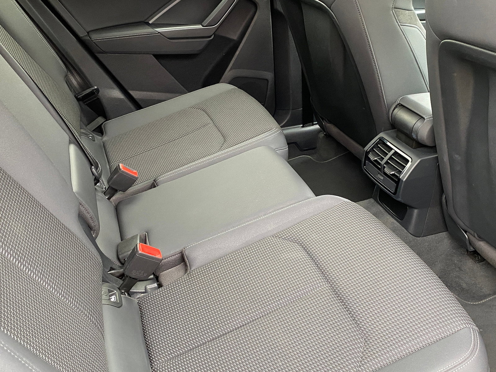 Audi Q3 1.5 TFSI CoD 35 S line SUV 5dr Petrol S Tronic Euro 6 (s/s) (150 ps) 5dr Automatic 2020