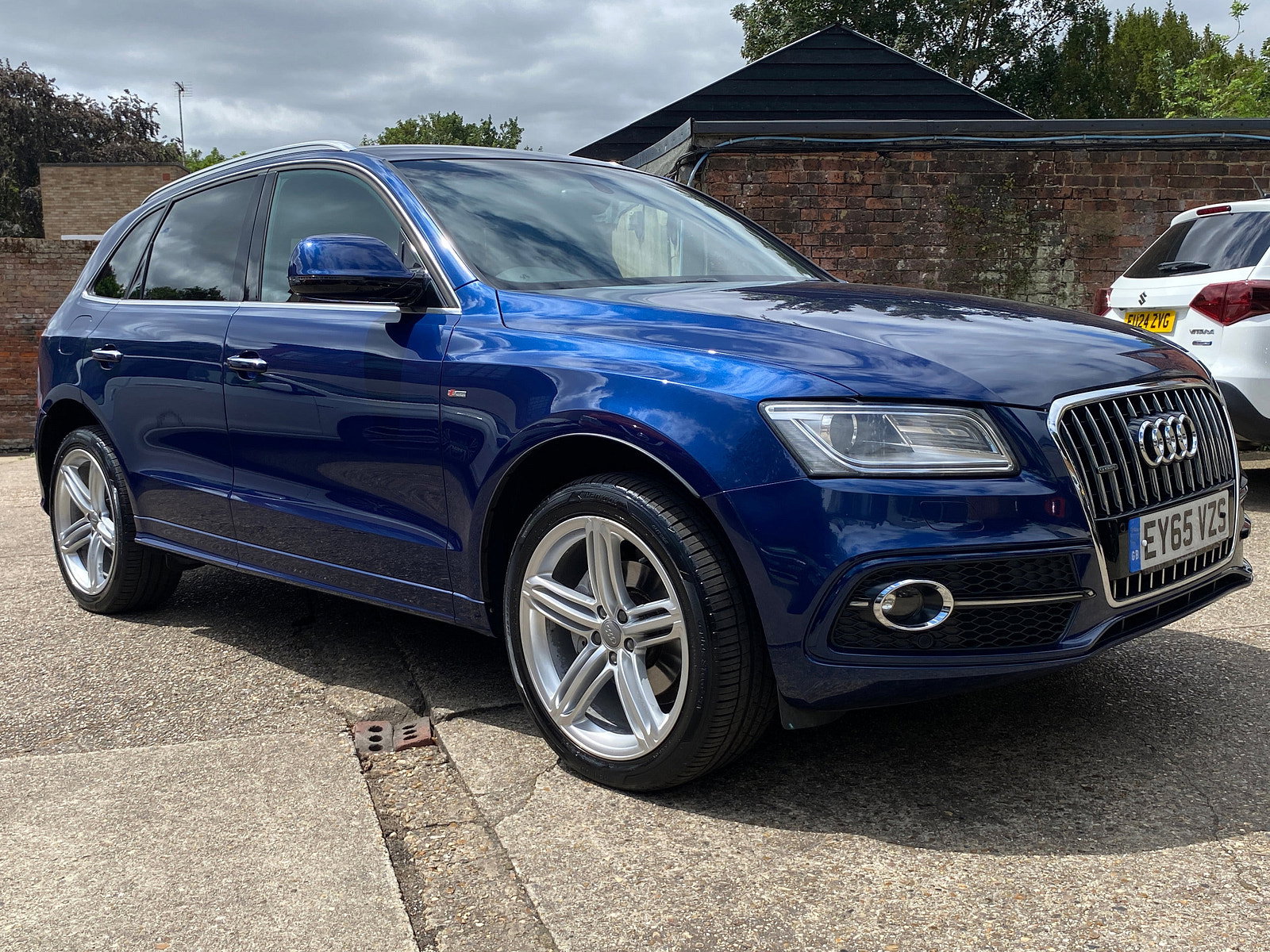 Audi Q5 2.0 TFSI S line Plus SUV 5dr Petrol Manual quattro Euro 6 (s/s) (230 ps) 5dr Manual 2015