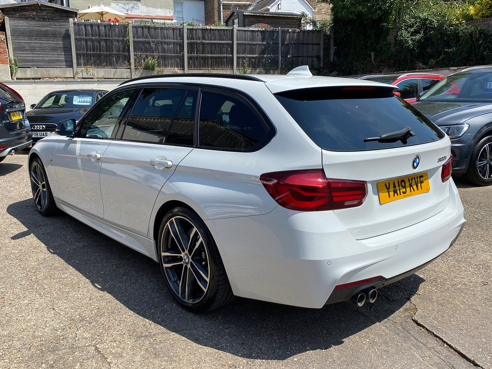 BMW 3 Series 2.0 320i M Sport Shadow Edition Touring 5dr Petrol Auto Euro 6 (s/s) (184 ps) 5dr Automatic 2019