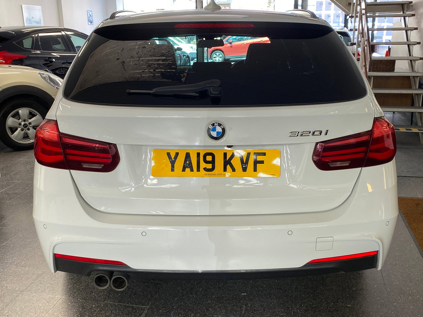 BMW 3 Series 2.0 320i M Sport Shadow Edition Touring 5dr Petrol Auto Euro 6 (s/s) (184 ps) 5dr Automatic 2019