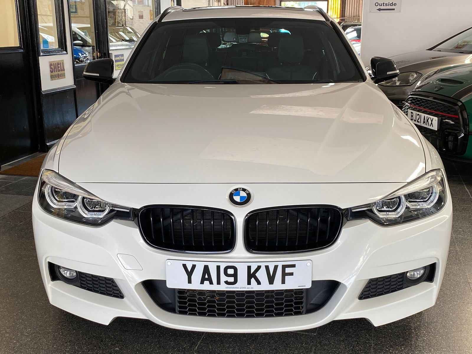 BMW 3 Series 2.0 320i M Sport Shadow Edition Touring 5dr Petrol Auto Euro 6 (s/s) (184 ps) 5dr Automatic 2019