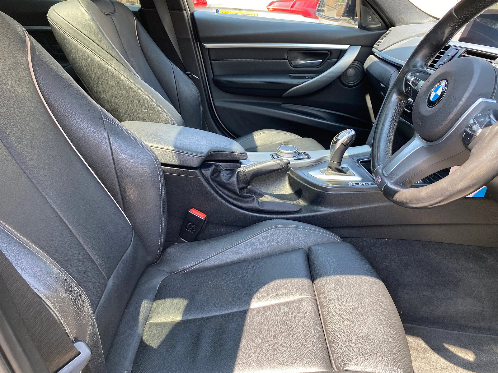 BMW 3 Series 2.0 320i M Sport Shadow Edition Touring 5dr Petrol Auto Euro 6 (s/s) (184 ps) 5dr Automatic 2019