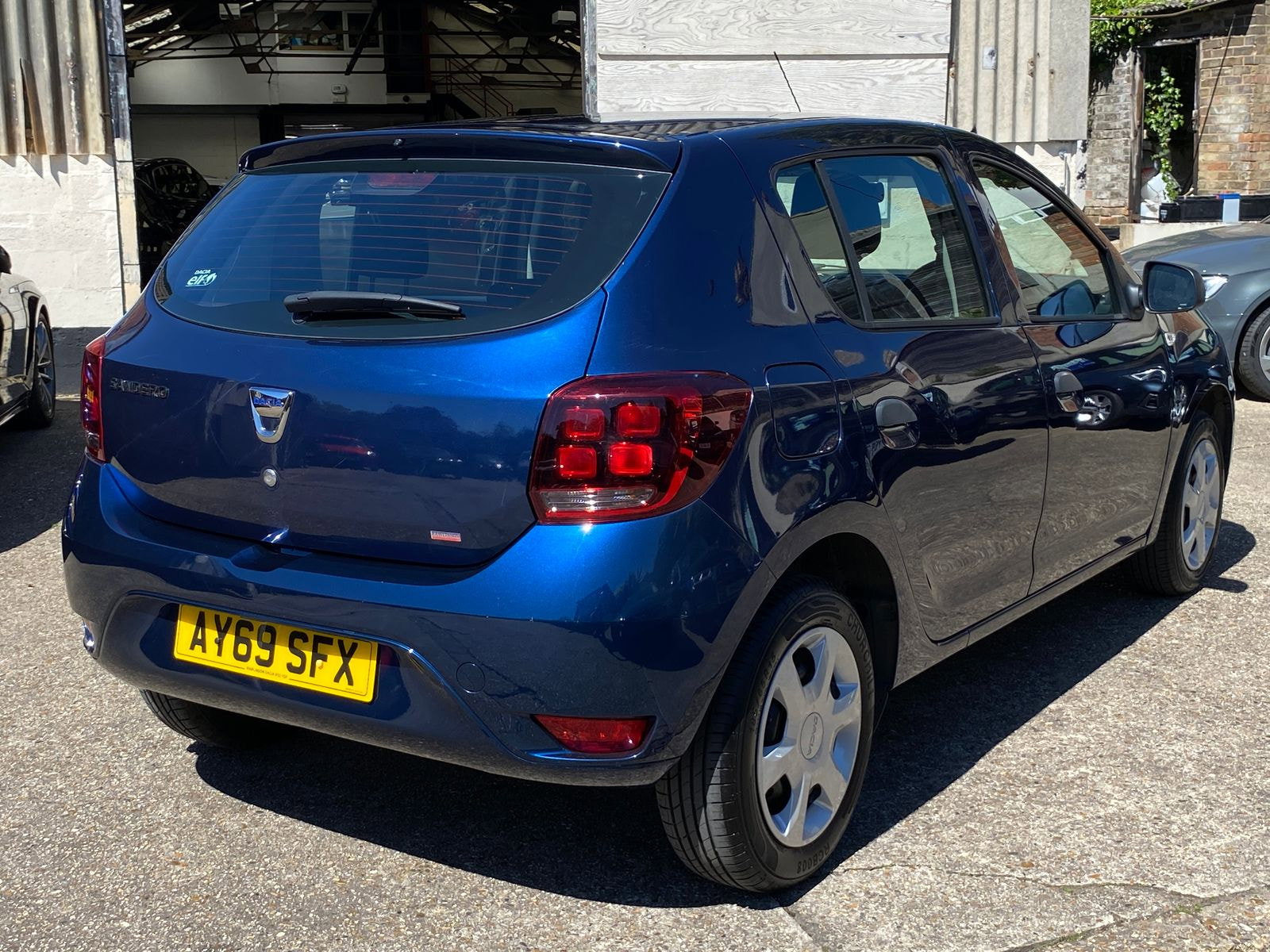 Dacia Sandero 0.9 TCe Essential Hatchback 5dr Petrol Manual Euro 6 (s/s) (90 ps) 5dr Manual 2019