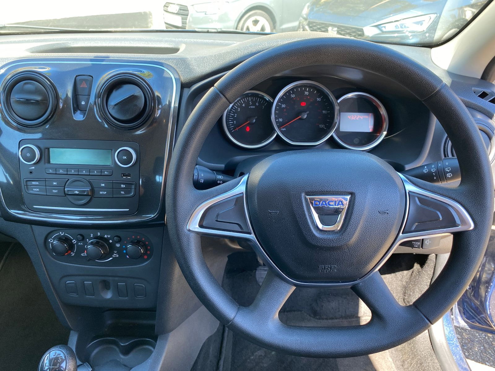Dacia Sandero 0.9 TCe Essential Hatchback 5dr Petrol Manual Euro 6 (s/s) (90 ps) 5dr Manual 2019