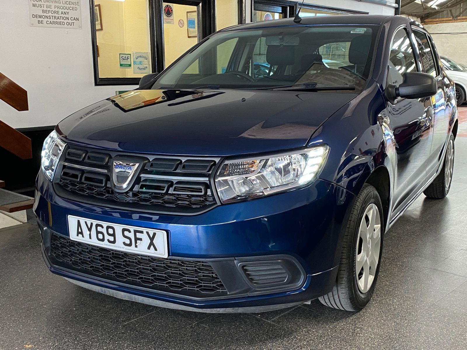 Dacia Sandero 0.9 TCe Essential Hatchback 5dr Petrol Manual Euro 6 (s/s) (90 ps) 5dr Manual 2019