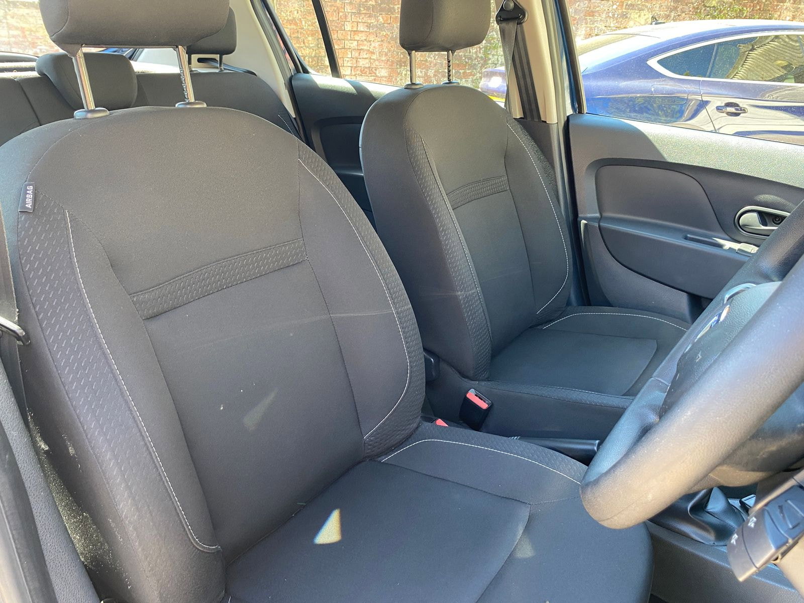 Dacia Sandero 0.9 TCe Essential Hatchback 5dr Petrol Manual Euro 6 (s/s) (90 ps) 5dr Manual 2019