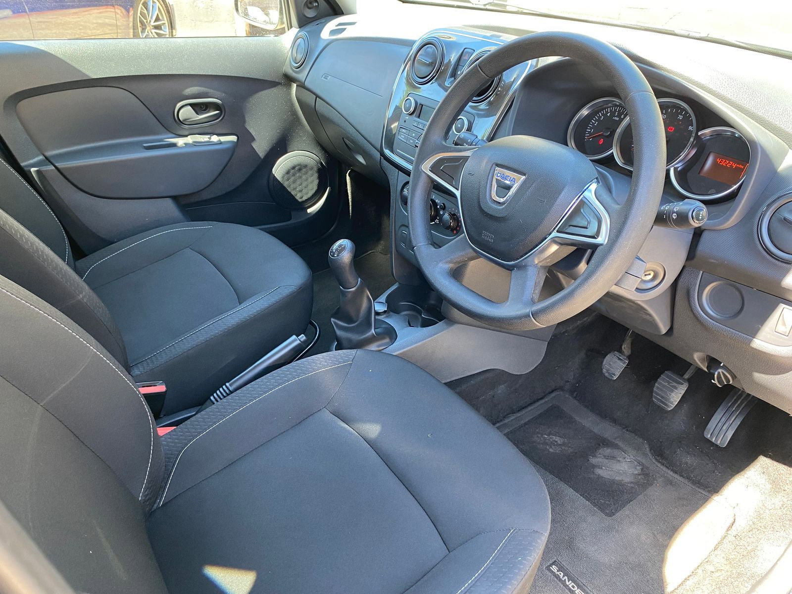 Dacia Sandero 0.9 TCe Essential Hatchback 5dr Petrol Manual Euro 6 (s/s) (90 ps) 5dr Manual 2019