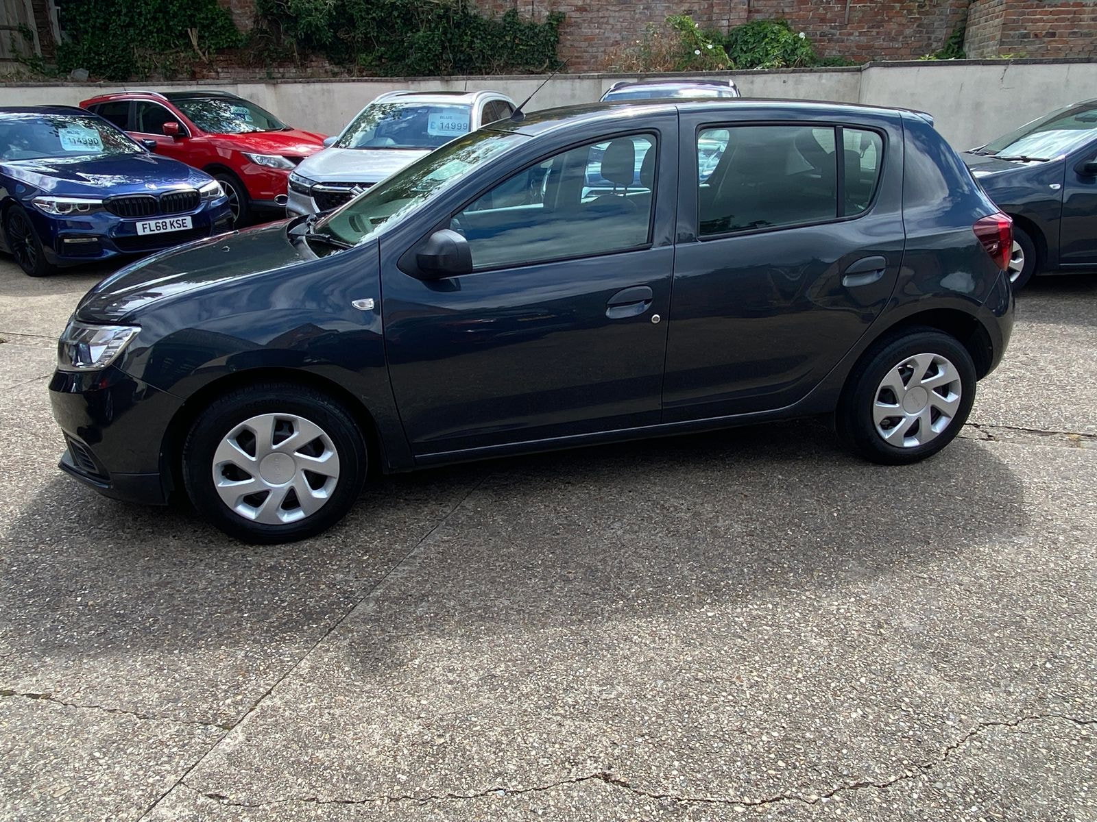 Dacia Sandero 1.0 SCe Essential Hatchback 5dr Petrol Manual Euro 6 (75 ps) 5dr Manual 2018