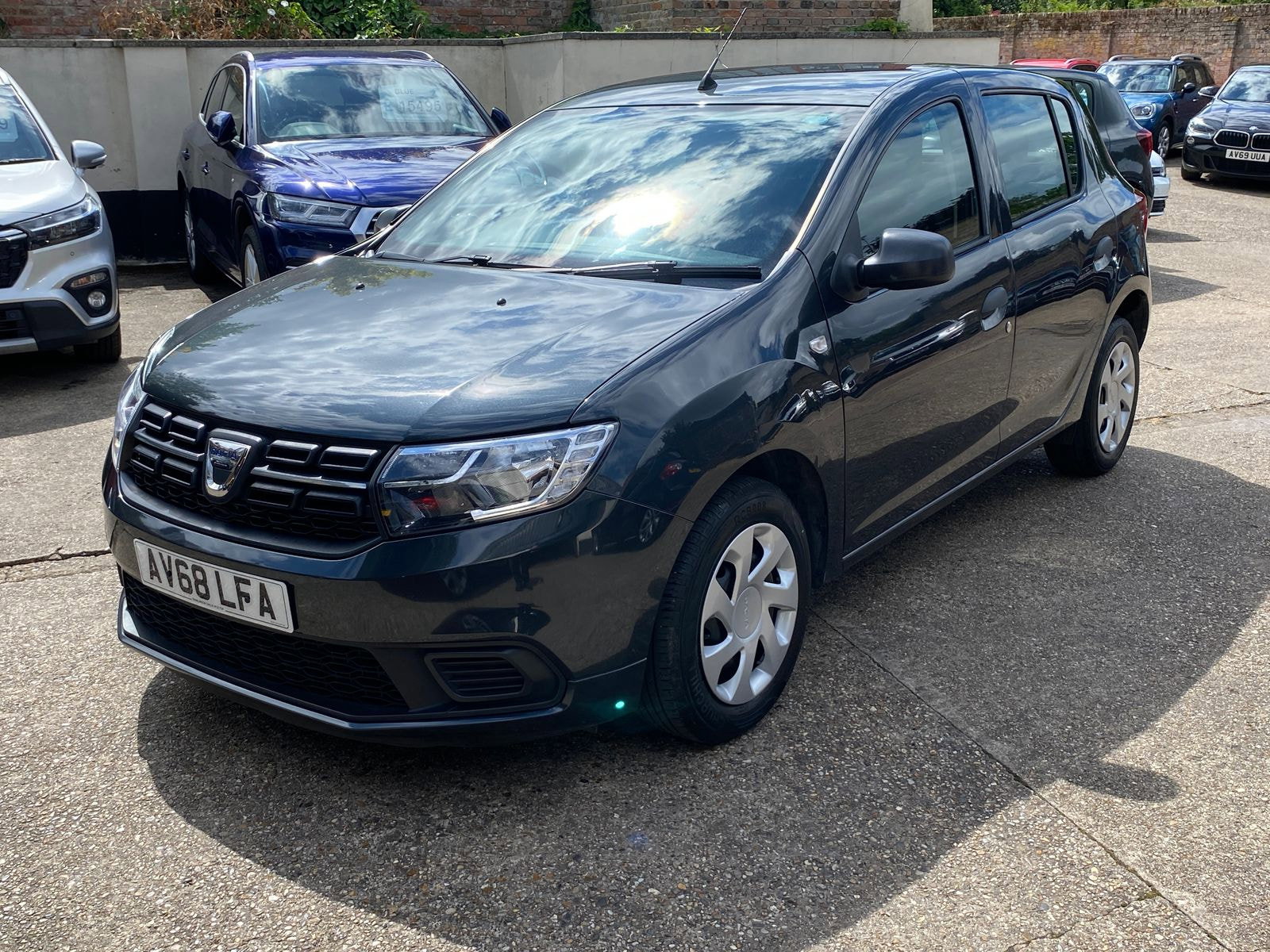 Dacia Sandero 1.0 SCe Essential Hatchback 5dr Petrol Manual Euro 6 (75 ps) 5dr Manual 2018