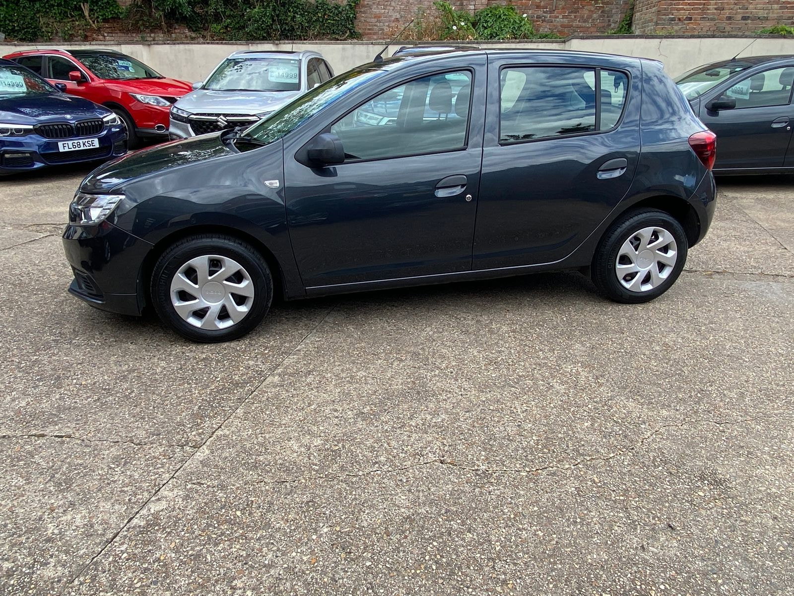 Dacia Sandero 1.0 SCe Essential Hatchback 5dr Petrol Manual Euro 6 (75 ps) 5dr Manual 2018