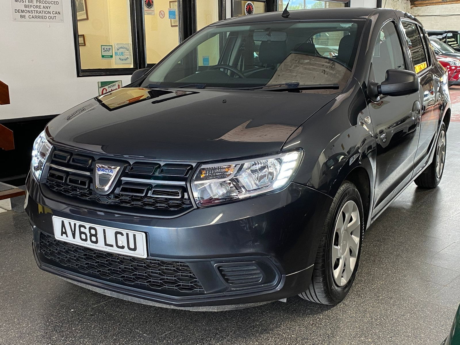 Dacia Sandero 1.0 SCe Essential Hatchback 5dr Petrol Manual Euro 6 (75 ps) 5dr Manual 2018