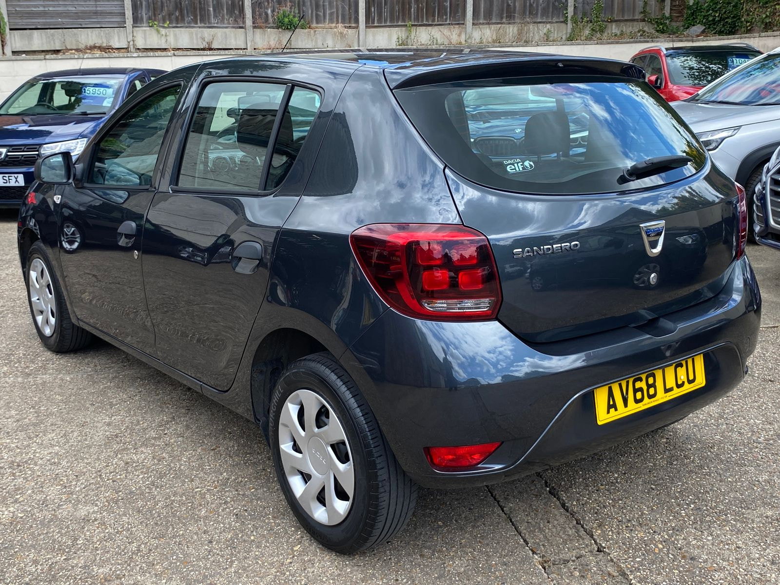 Dacia Sandero 1.0 SCe Essential Hatchback 5dr Petrol Manual Euro 6 (75 ps) 5dr Manual 2018