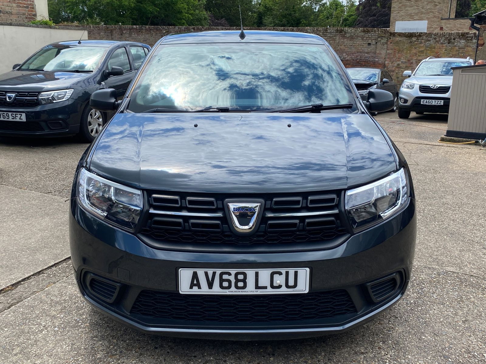 Dacia Sandero 1.0 SCe Essential Hatchback 5dr Petrol Manual Euro 6 (75 ps) 5dr Manual 2018