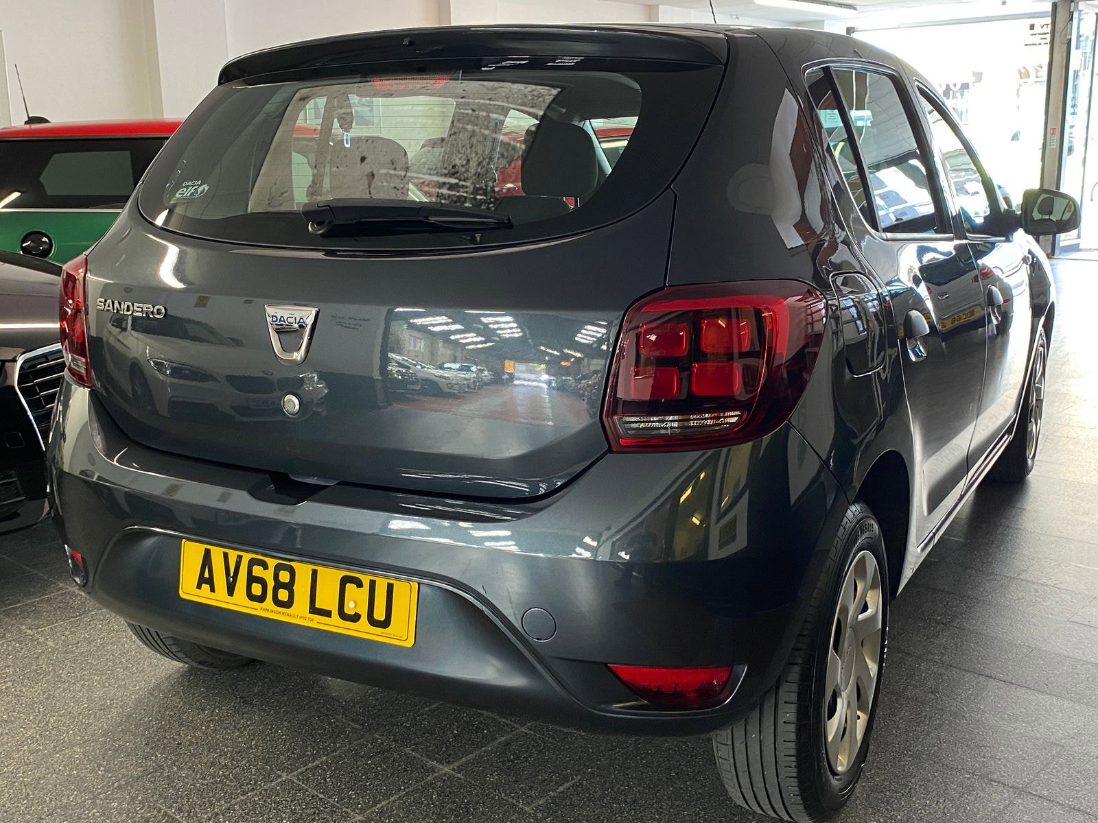 Dacia Sandero 1.0 SCe Essential Hatchback 5dr Petrol Manual Euro 6 (75 ps) 5dr Manual 2018