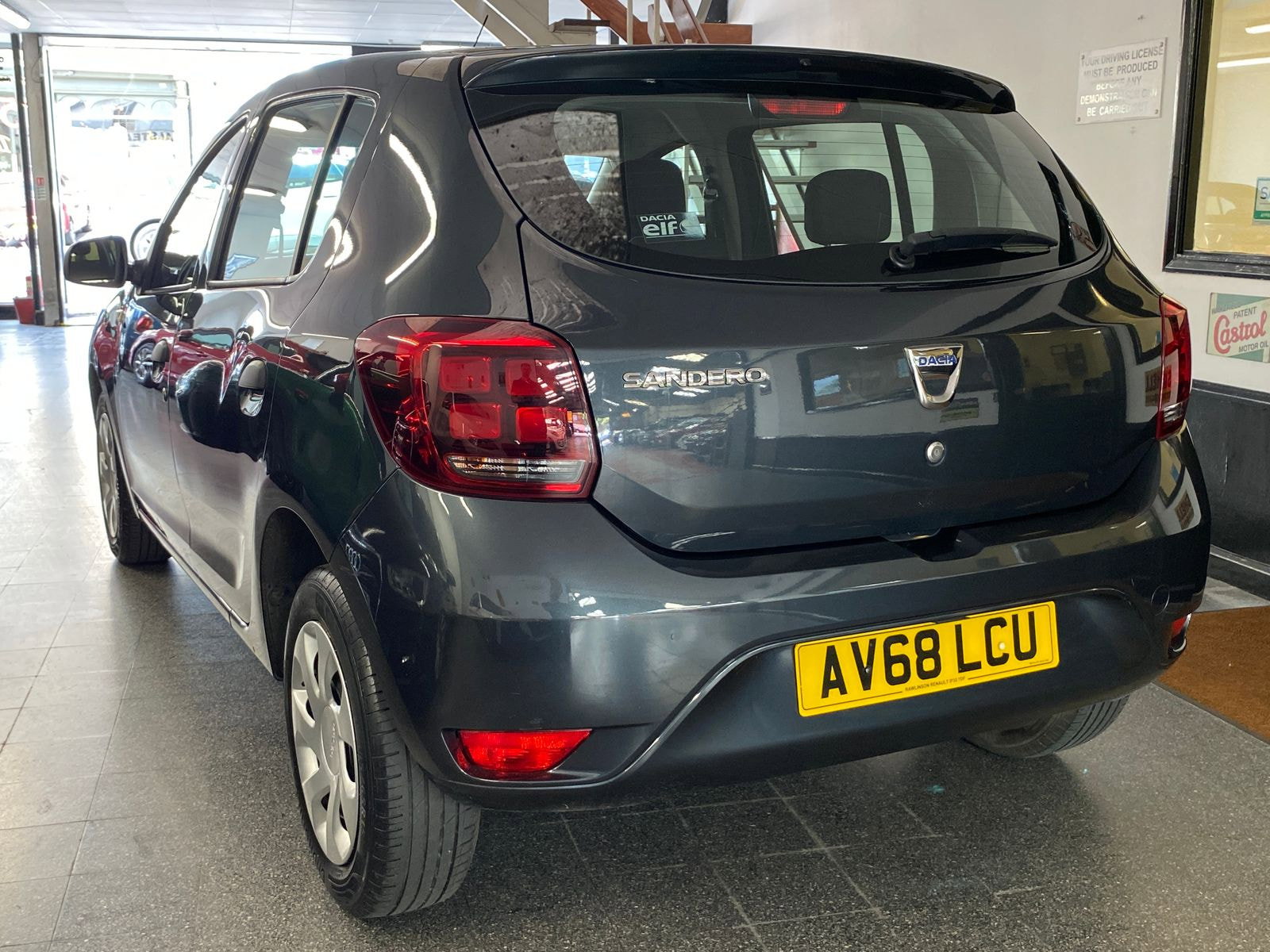 Dacia Sandero 1.0 SCe Essential Hatchback 5dr Petrol Manual Euro 6 (75 ps) 5dr Manual 2018