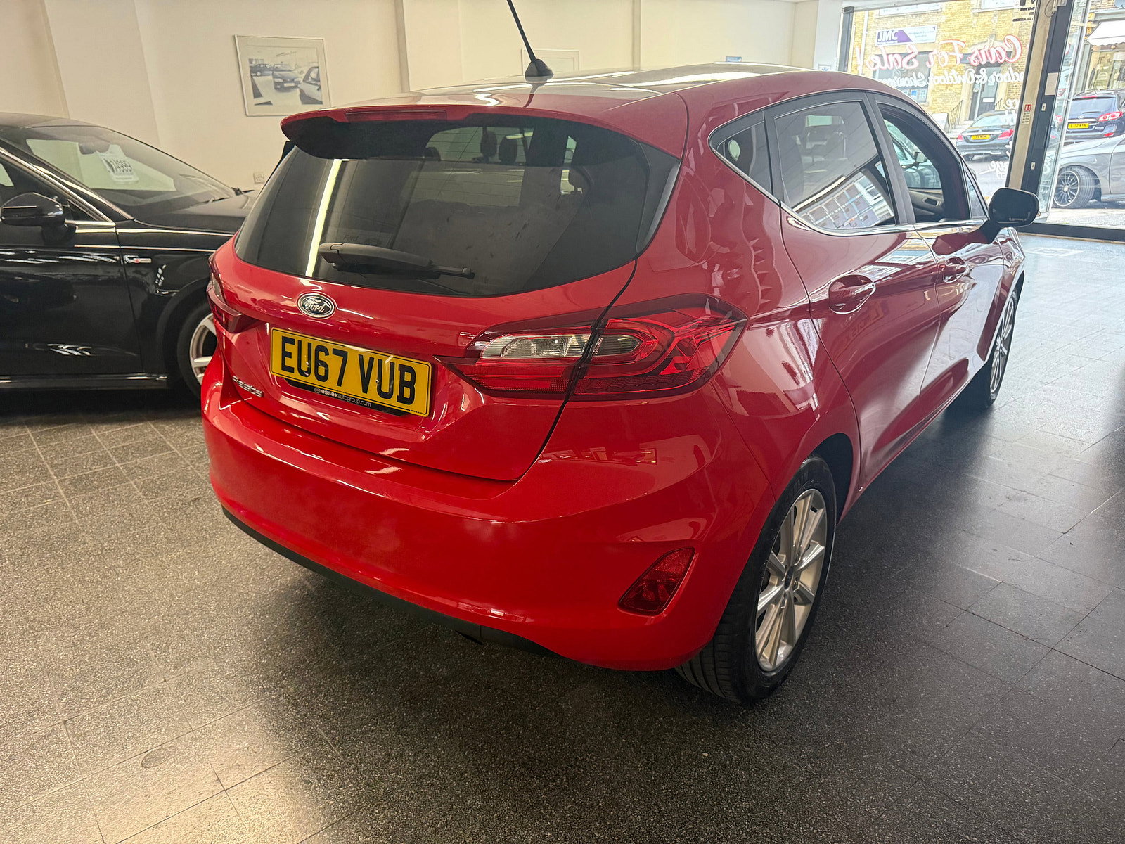 Ford Fiesta 1.0T EcoBoost Titanium Hatchback 5dr Petrol Auto Euro 6 (s/s) (100 ps) 5dr Automatic 2017